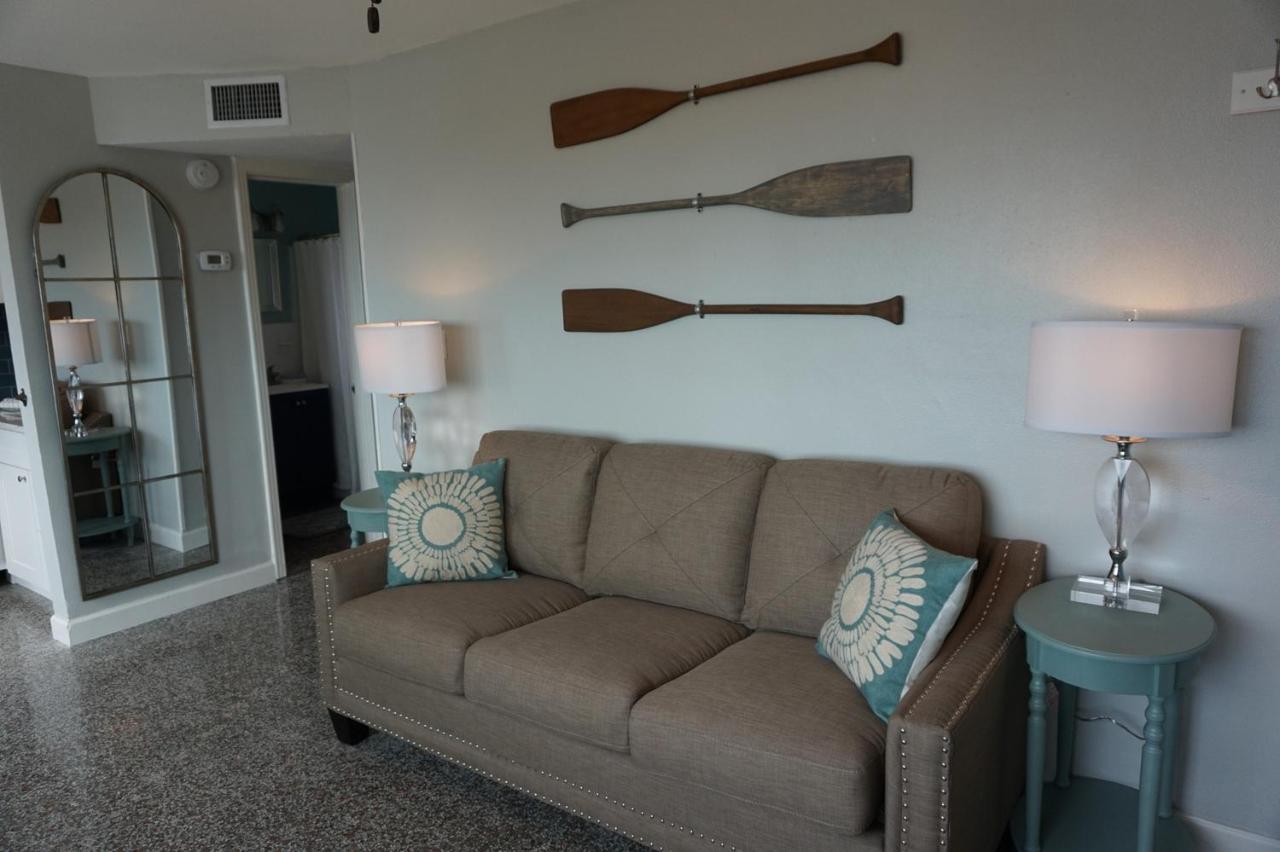 Redington Surf Resort By Travel Resort Services St. Pete Beach Exterior foto